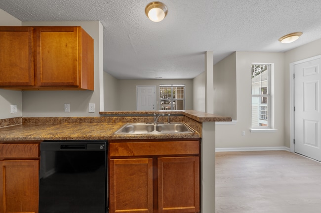 Building Photo - 2420 Hill St