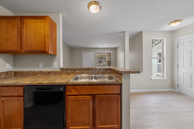 Building Photo - 2421 Hill St