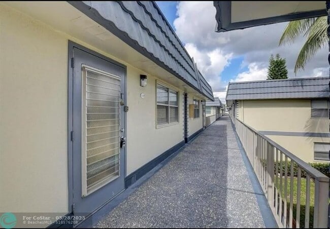 Building Photo - 125 Brittany Terrace