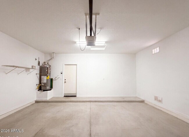 Building Photo - 606 W Beautiful Ln
