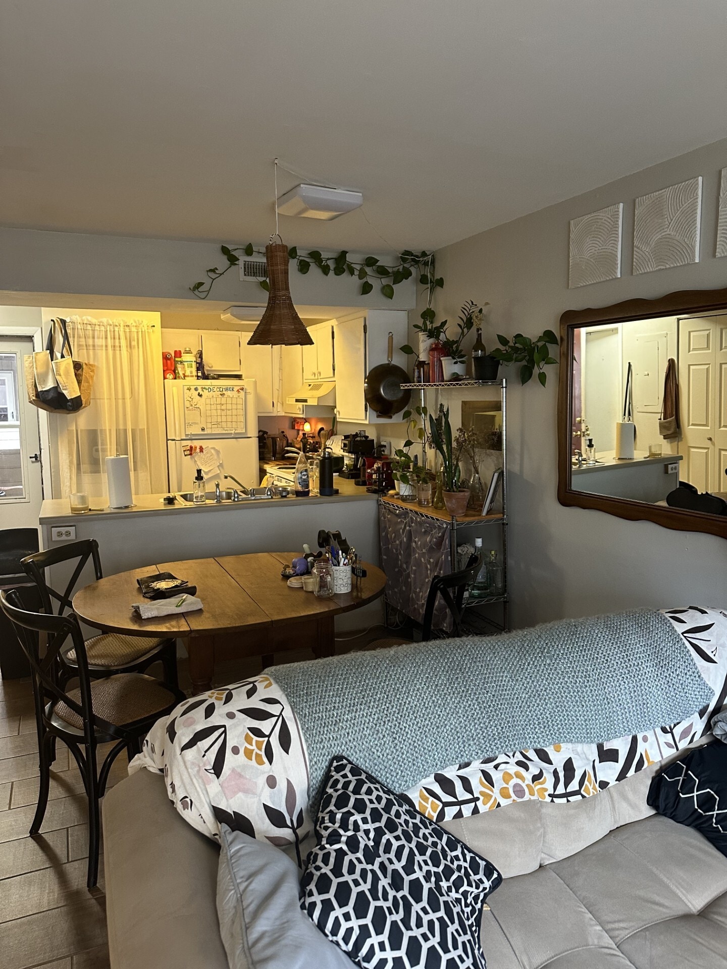 Dining - 229 E King St