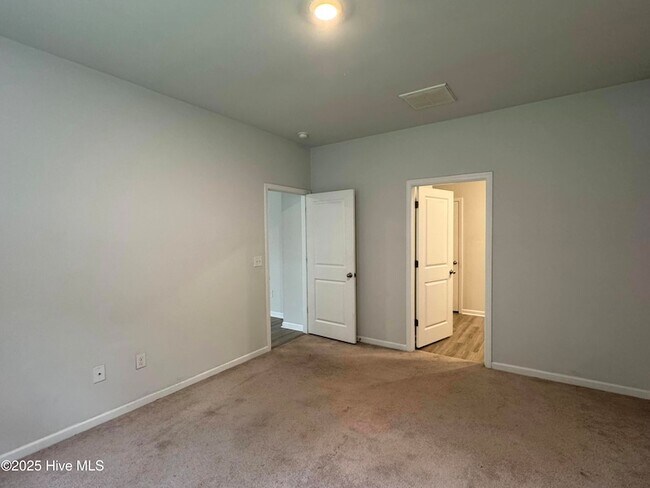 Building Photo - 202 Airlie Vista Ln
