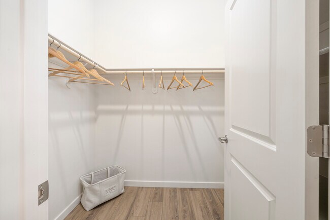 Building Photo - Brioso at the Bridges