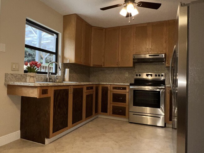 Building Photo - 2545 Conroy Dr