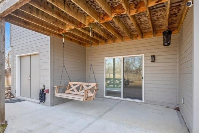 Building Photo - Waterfront Home in Buccaneer Bay with 3-Car Garage & Walkout Basement