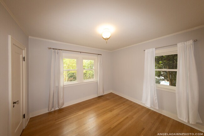 Building Photo - 3748 NE 23rd Ave