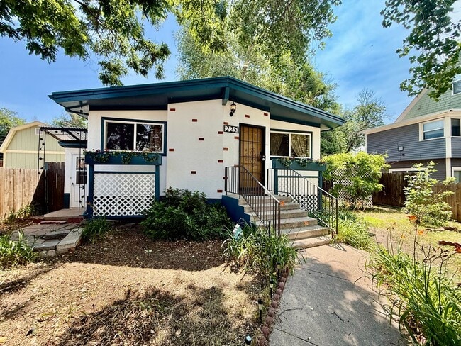 Building Photo - Charming 2-Bed Home in Middle Shooks Run — Utilities Included