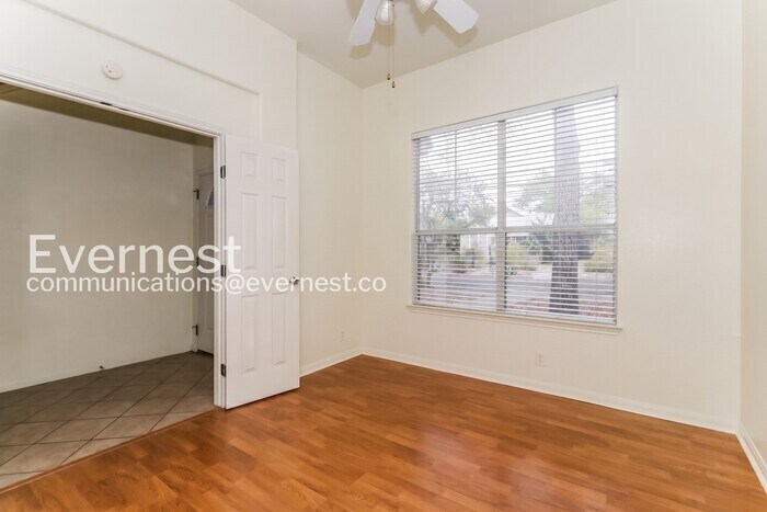 Building Photo - 709 W 35th St