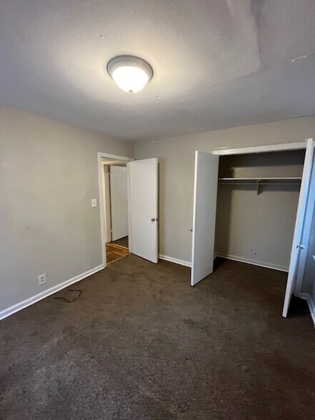 Building Photo - 1808 Sussex Dr