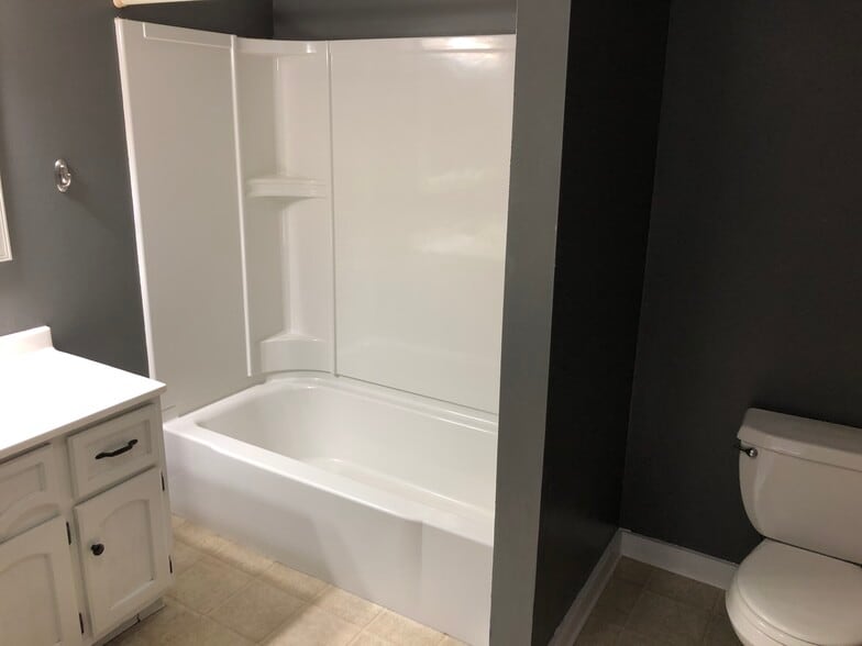 Main Floor Bathroom - 827 S 1st St