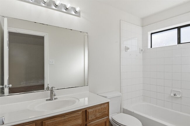 Building Photo - 10241 Azalea Village Dr