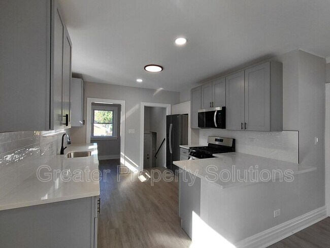 Building Photo - 6624 Jefferson Ave