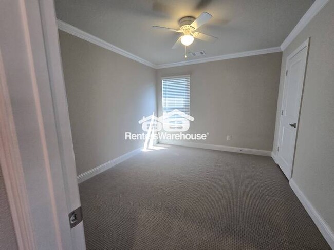 Building Photo - FOR RENT - MOVE IN READY - 4BEDS 2BATHS - ...