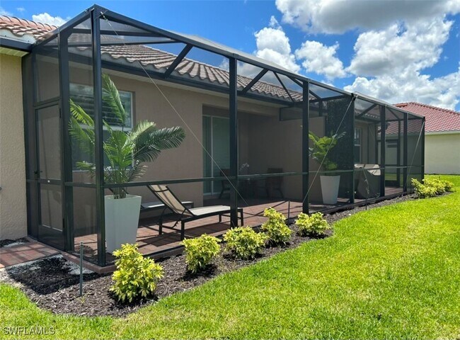 Building Photo - 2084 Wellington St