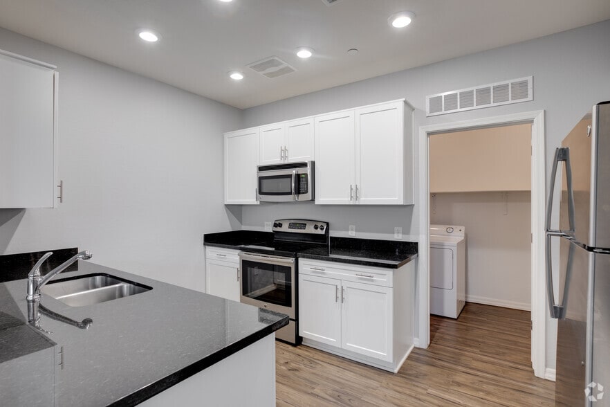 Primary Photo - Santana Ridge Luxury Condominiums