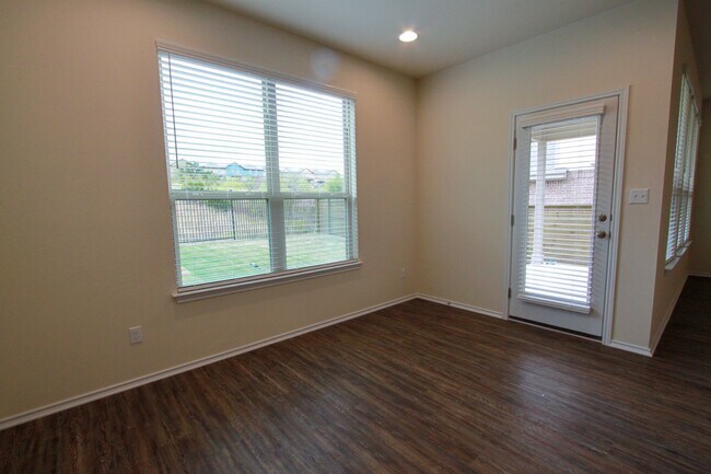 Building Photo - 3651 Sandy Brook Dr