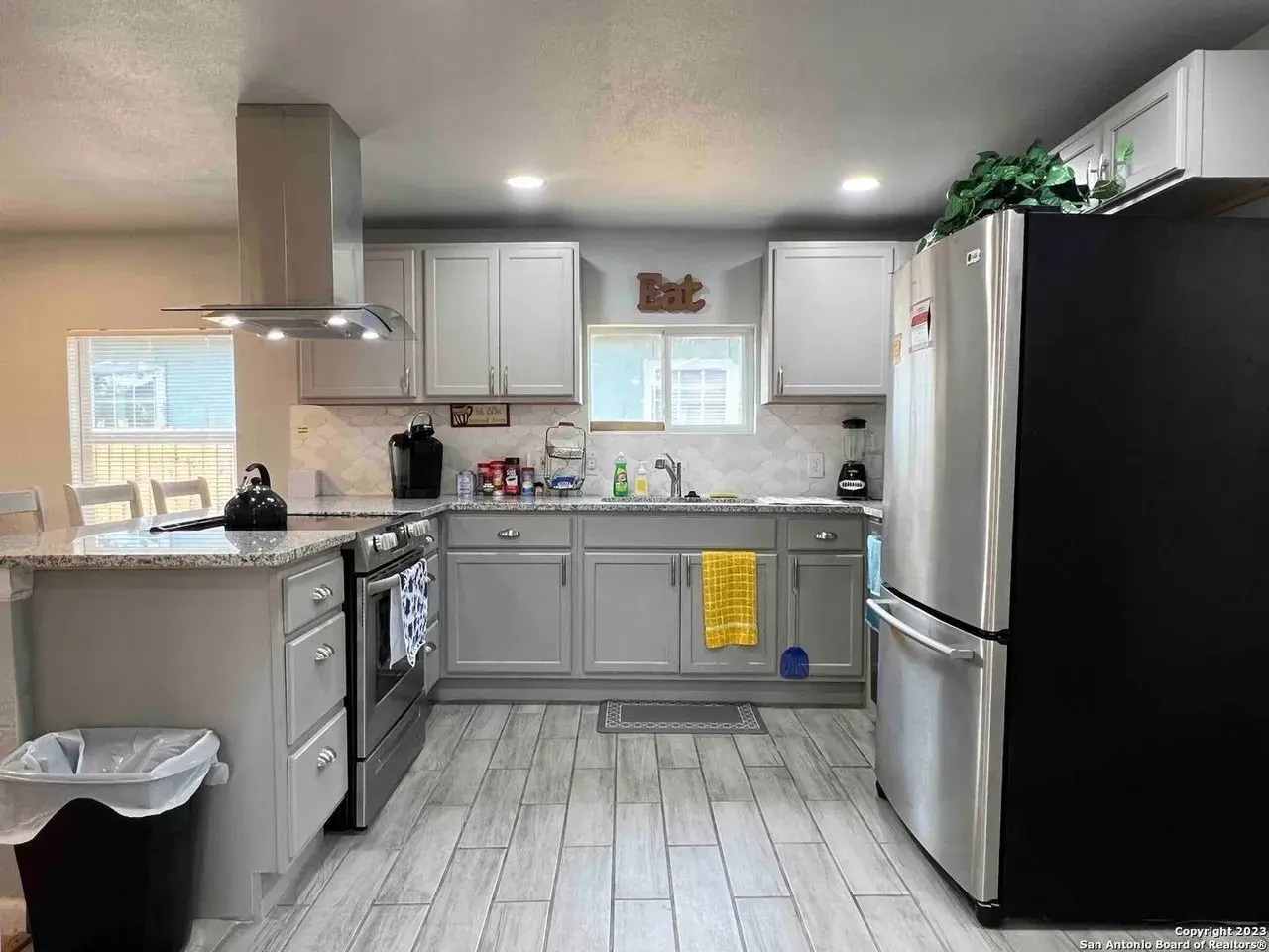 Building Photo - 115 San Salvador Ave