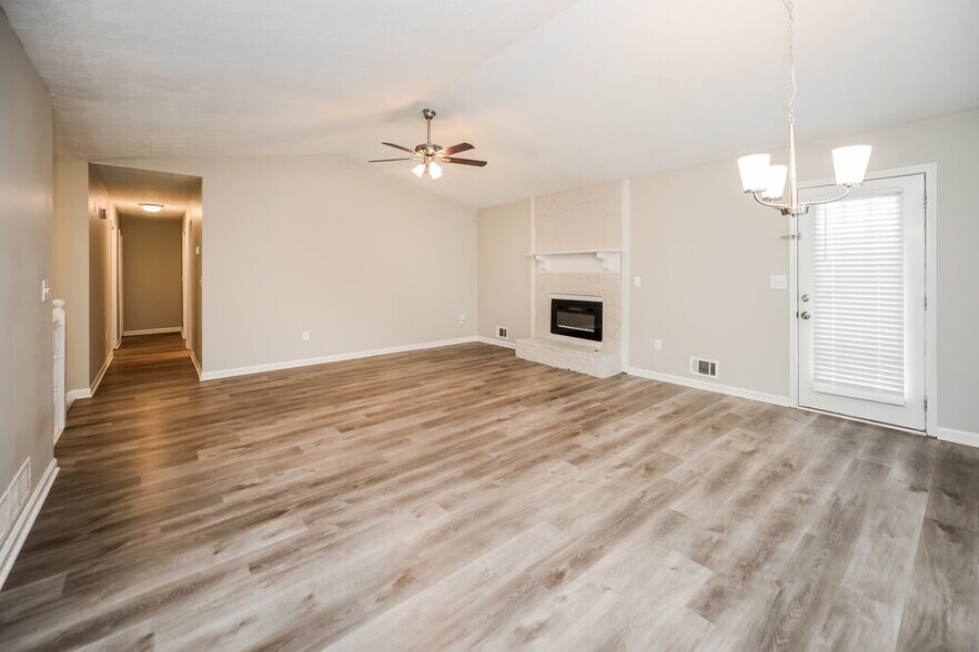 Building Photo - 1658 Eric Cir