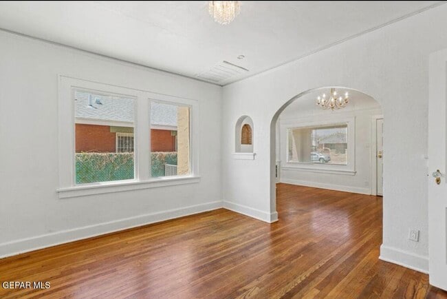 Building Photo - 4116 Chester Ave