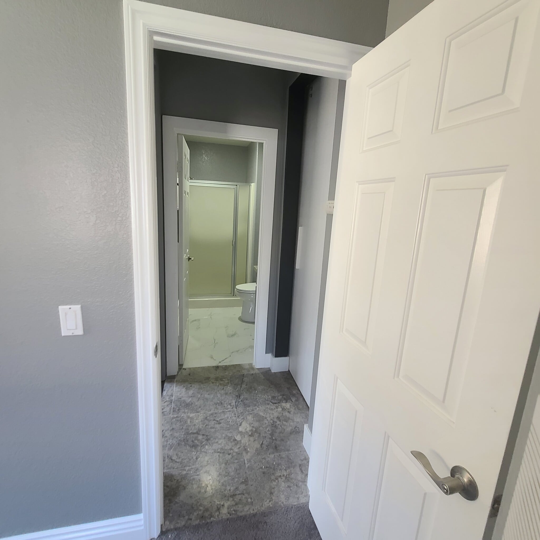 Hallway Bathroom #1 - Bathroom - 27072 Calendula St
