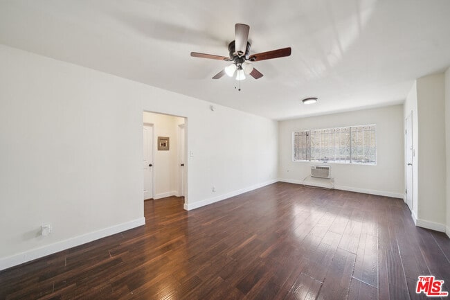 Building Photo - 5390 Romaine St