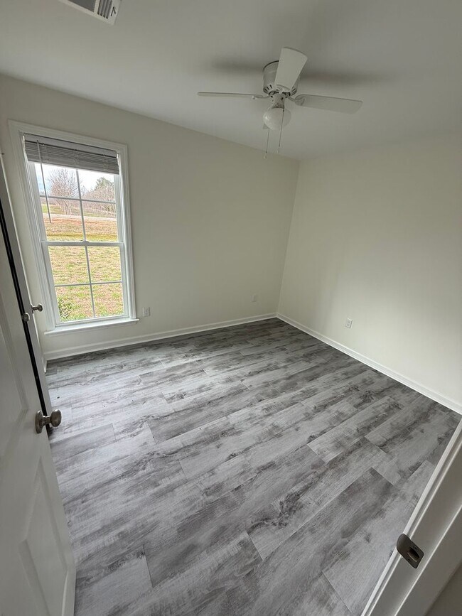 Building Photo - Brand New Build!