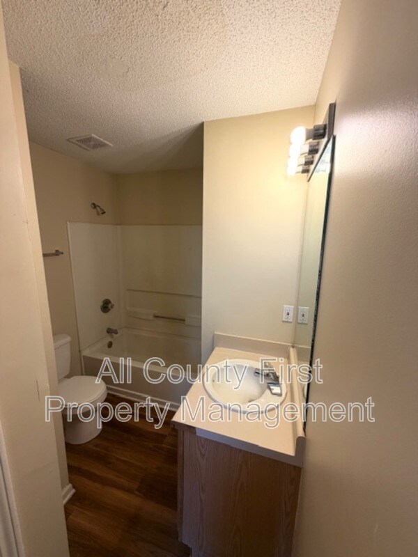 Building Photo - 2237 Hidden Creek Dr