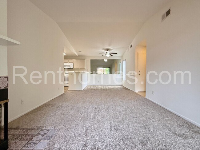 Building Photo - 2425 Cranston Dr