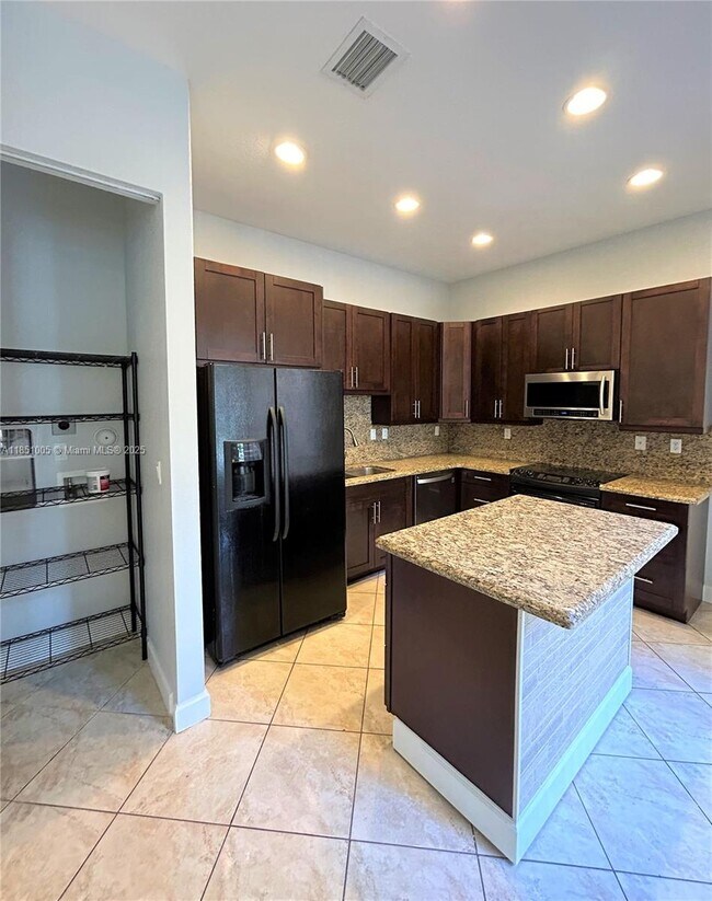 Building Photo - 1065 SW 147th Ter