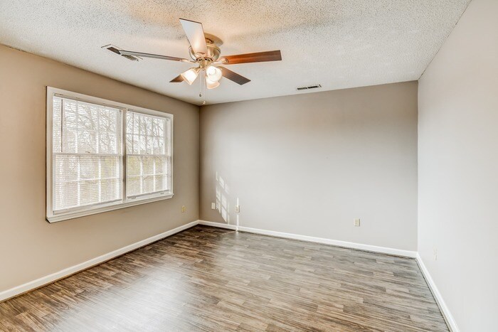 Building Photo - 233 Port S Ln