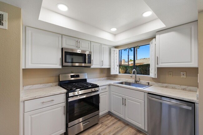 Building Photo - 41045 Largo