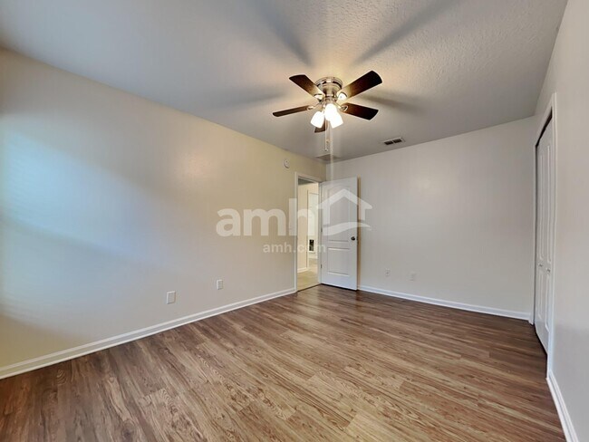 Building Photo - 603 Glendale Ln