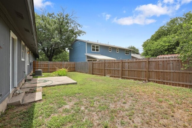 Building Photo - 1811 Mearns Meadow Blvd