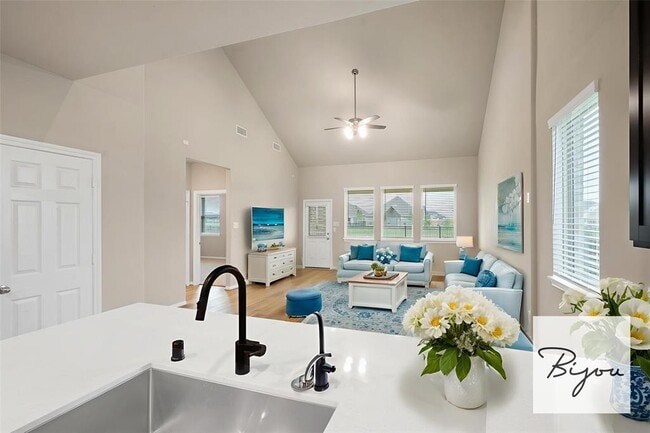Building Photo - 2472 Fairway Hbr Dr