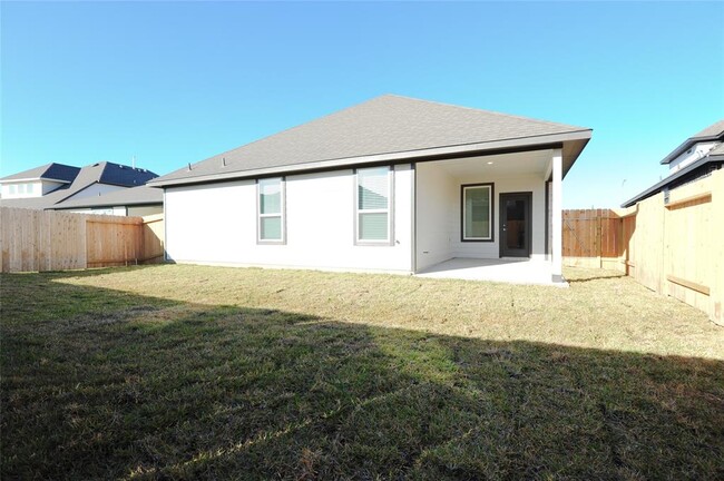 Building Photo - 22827 Castello Lakes Dr