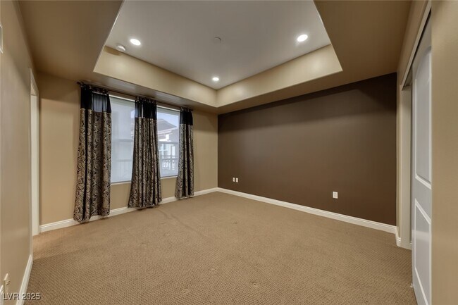 Building Photo - 64 Strada Principale