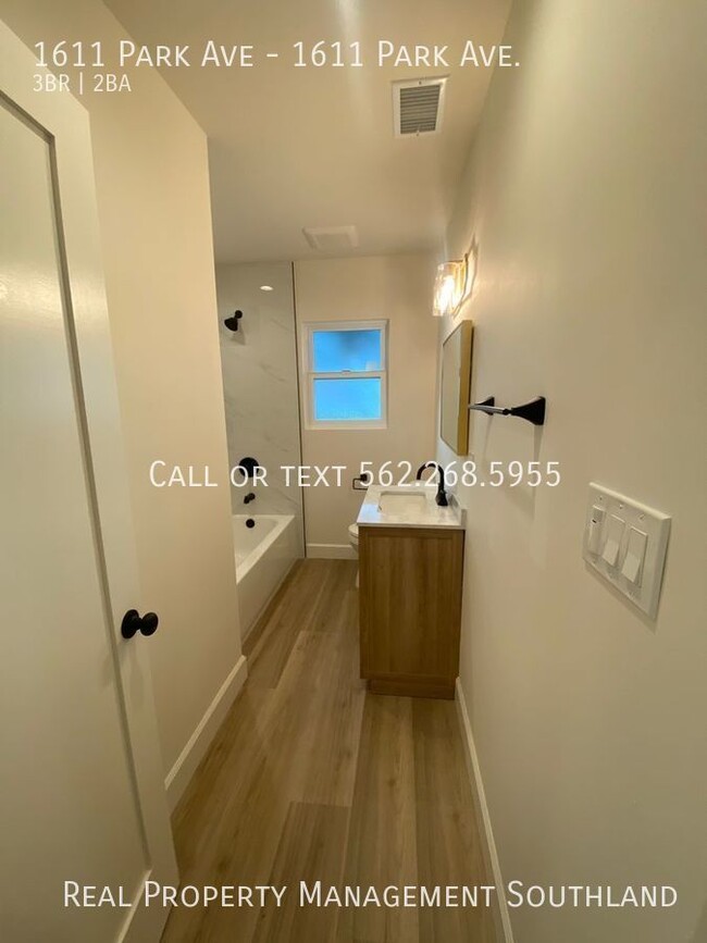 Building Photo - 1611 Park Ave