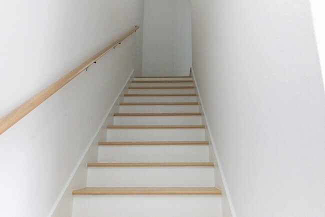 Building Photo - 7129 Sidney St