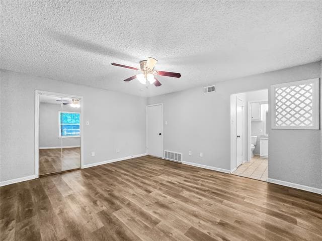Building Photo - 1012 Woodridge Dr