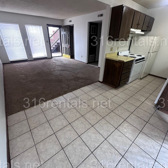 Building Photo - 359 E Marion Ct