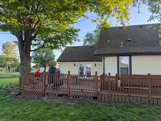 Building Photo - Large 3 Bedroom Home in City of Brookville