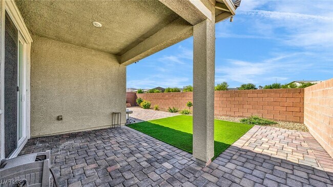 Building Photo - 5827 Casa Branca St