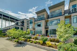 Building Photo - Waterfront Living at the Riverscape Townhomes