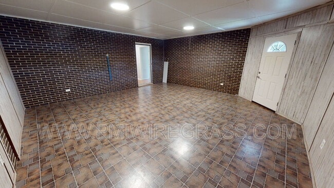 Building Photo - 203 Gilbert St