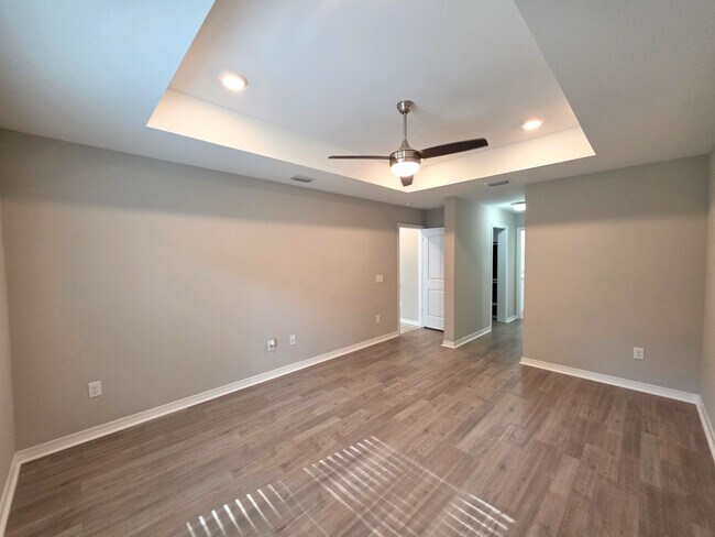Building Photo - 2948 N 24th Ave