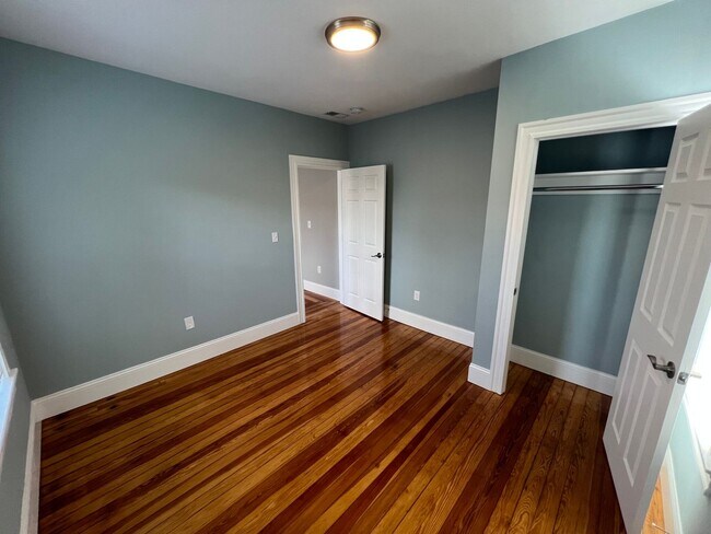 Building Photo - 9/1 Brand new renovation 4BR/2BA in Porter Sq! w/d in unit!