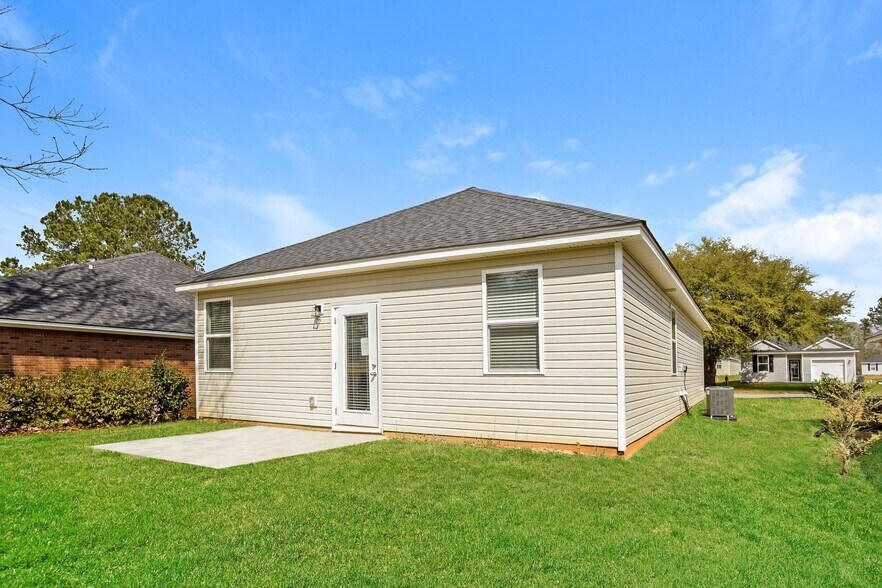Building Photo - 1231 Warrens Way