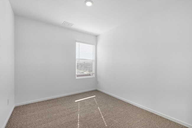 Building Photo - 924 Blue Heron Dr