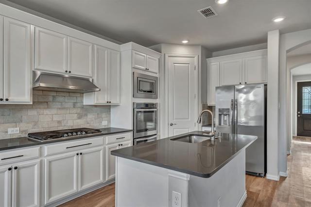 Building Photo - 2019 Tawakoni Dr