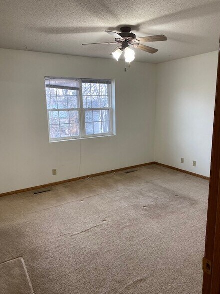 Building Photo - 442 Ferry St